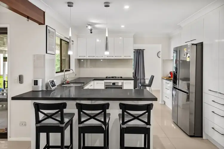 17 Nyleeta Court