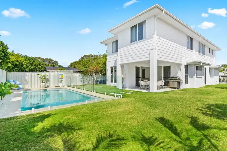 10 Hood Court, Mermaid Waters QLD 4218