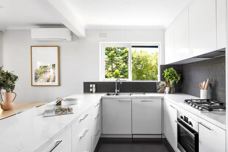 Fourth view of Homely apartment listing, 3/498 Glenferrie Road, Hawthorn VIC 3122