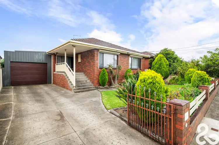 15 Lincoln Drive
