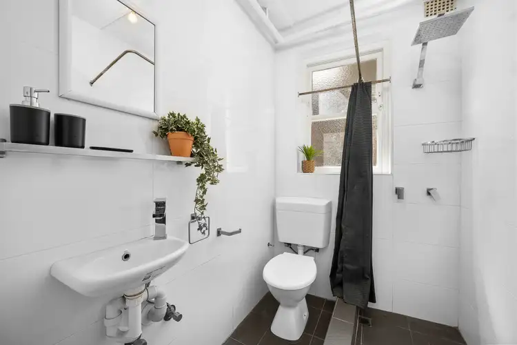 Fifth view of Homely apartment listing, 1/1A Roslyn Street, Potts Point NSW 2011