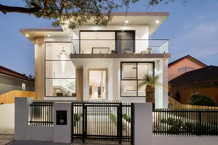 4 Arthur Street, Rodd Point NSW 2046