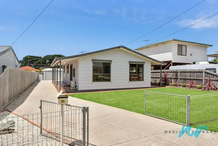 37 Bayside Avenue, St Leonards VIC 3223