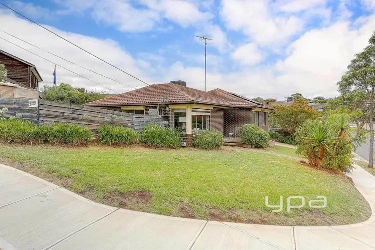 9 Ellesmere Crescent, Gladstone Park VIC 3043