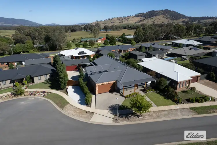 8 Taylor Court, Tangambalanga VIC 3691