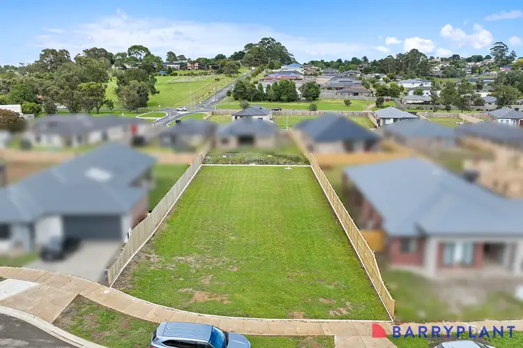 9 Shannon Court, Drouin VIC 3818