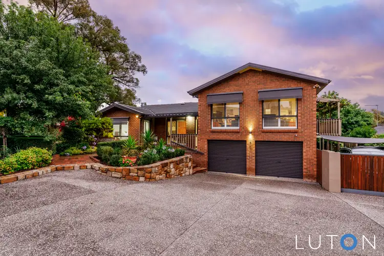 1 Brassington Place, Fadden ACT 2904