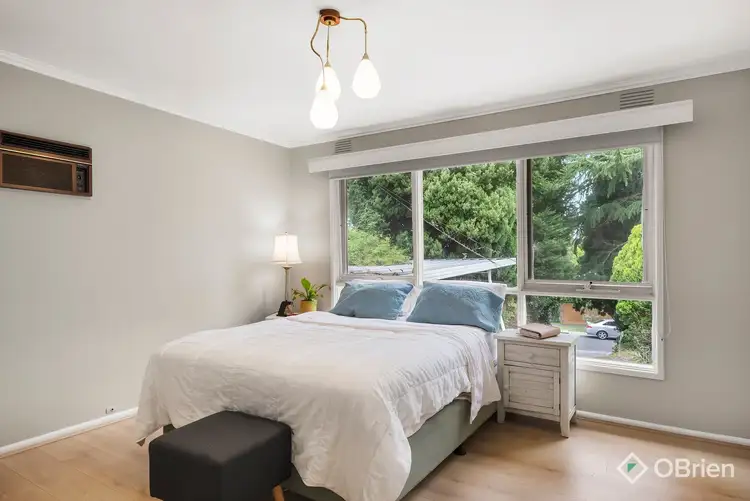 Sixth view of Homely house listing, 2 Holyrood Drive, Vermont VIC 3133