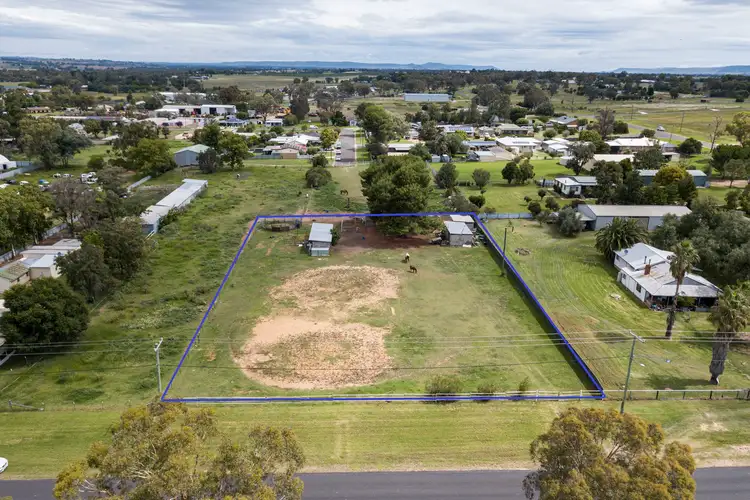 27 Waratah Street, Cowra NSW 2794