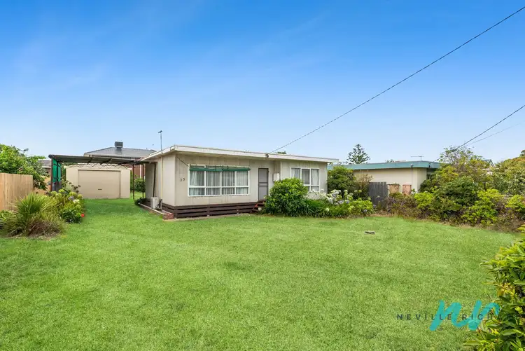 33 Mouchemore Avenue, St Leonards VIC 3223