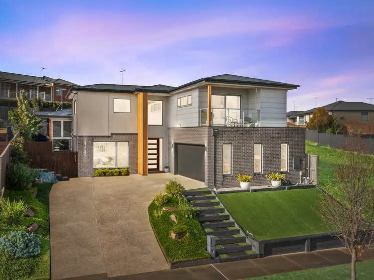 10 Aitkenside Avenue, Highton VIC 3216