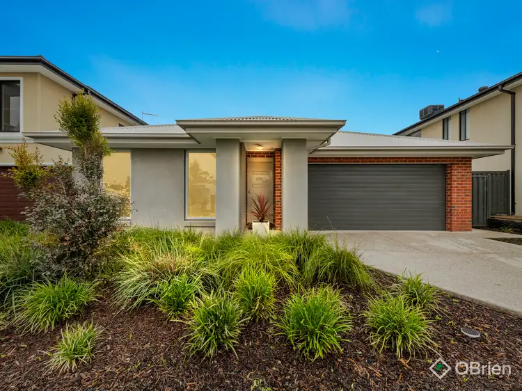 13 Revelstoke Crescent, Pakenham VIC 3810