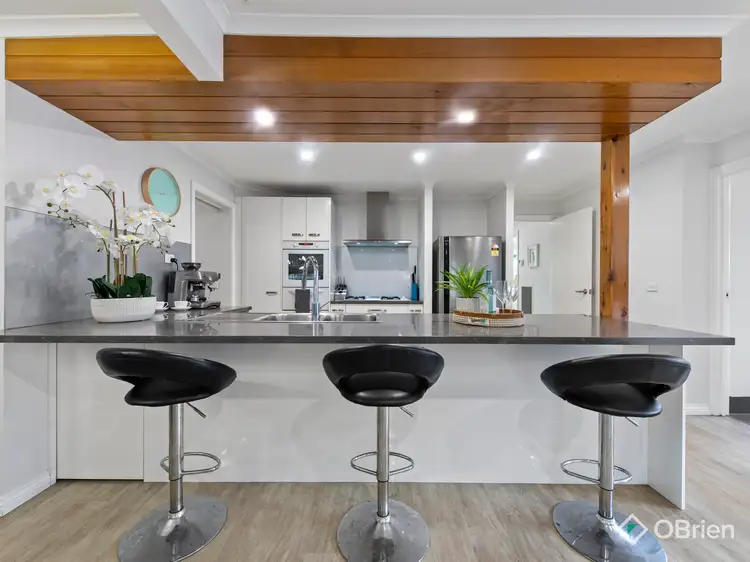 Second view of Homely house listing, 7 Isaac Court, Pakenham VIC 3810