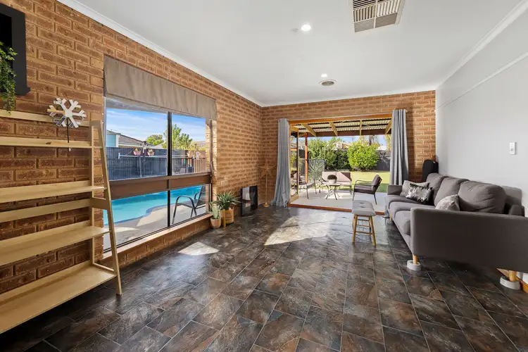 Fifth view of Homely house listing, 28 Sapphire Circuit, Wodonga VIC 3690