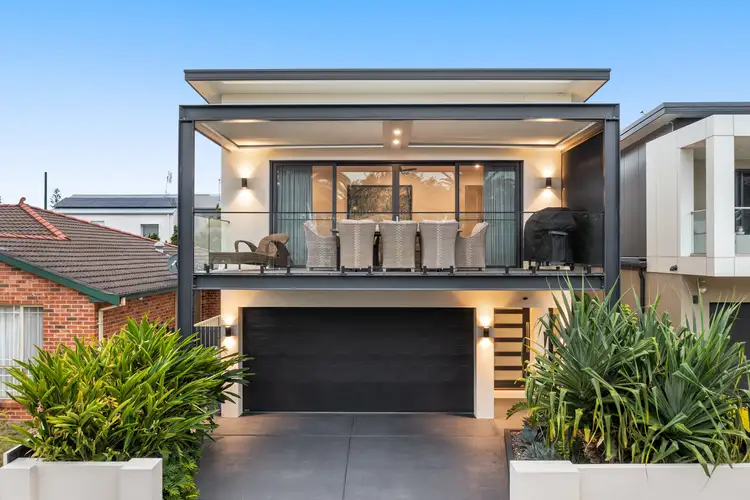 8 Railway Street, Merewether NSW 2291