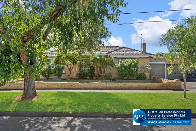 2 McFadzean Avenue, Reservoir VIC 3073