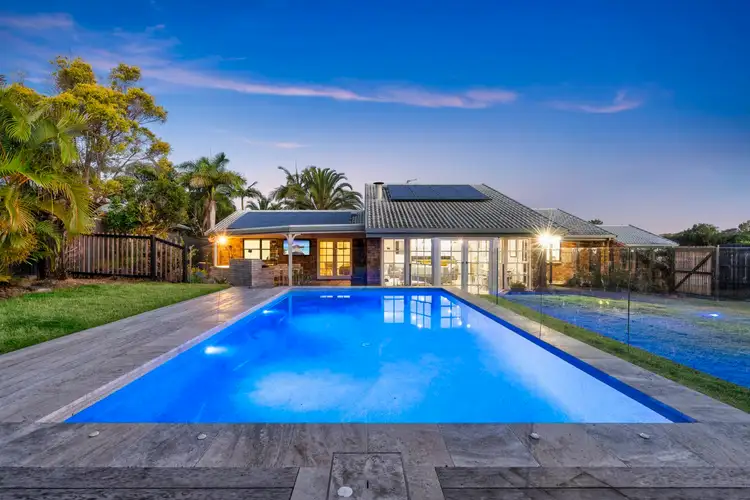 5 Atlas Crescent, Benowa QLD 4217
