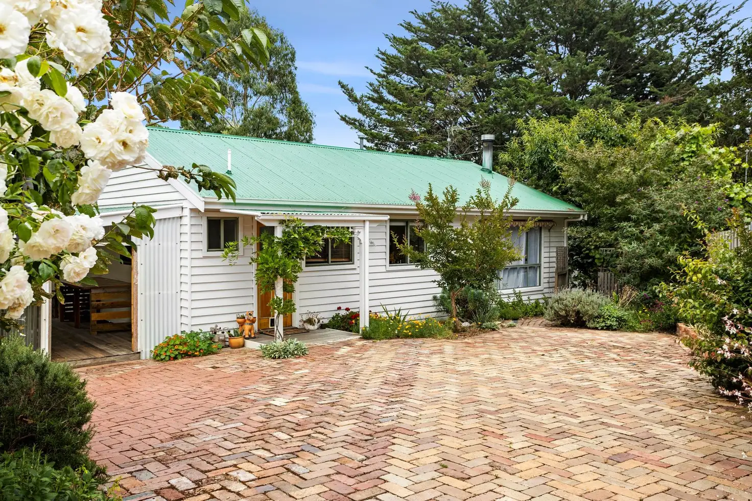 Main view of Homely unit listing, 2/86 Duke Street, Daylesford VIC 3460