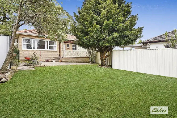 18 Snowden Avenue