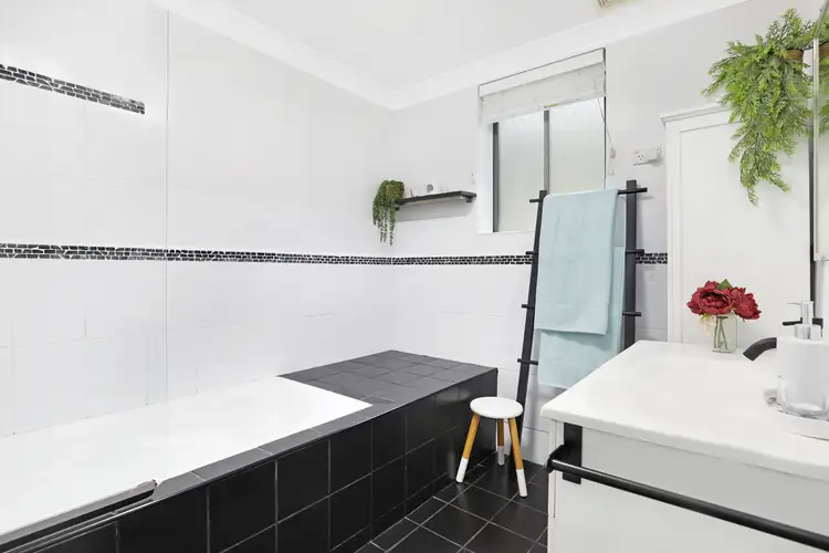 Fifth view of Homely unit listing, 1/11 Reserve Street, West Wollongong NSW 2500