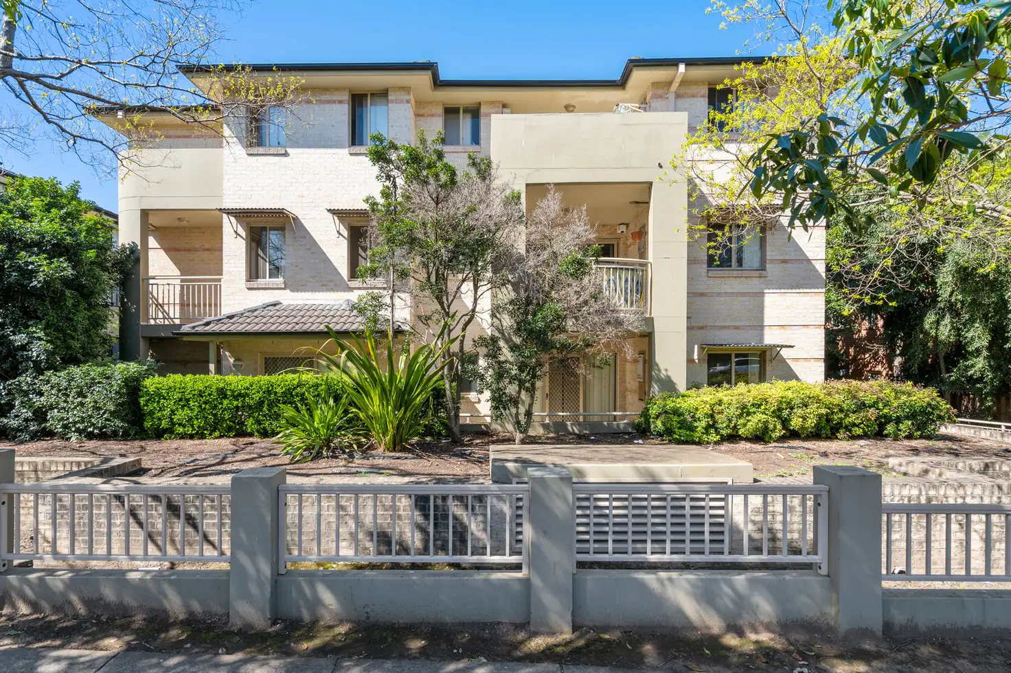Main view of Homely unit listing, 2/6-8 Hargrave Road, Auburn NSW 2144