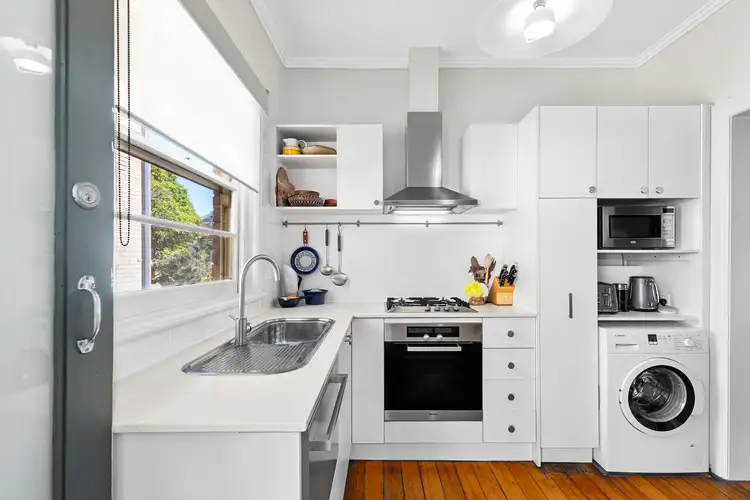 Fifth view of Homely apartment listing, 4/139 Glen Huntly Road, Elwood VIC 3184