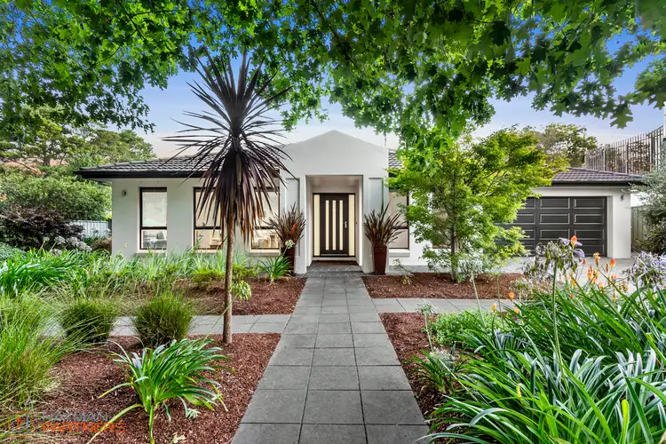 6 Thorn Place, Curtin ACT 2605