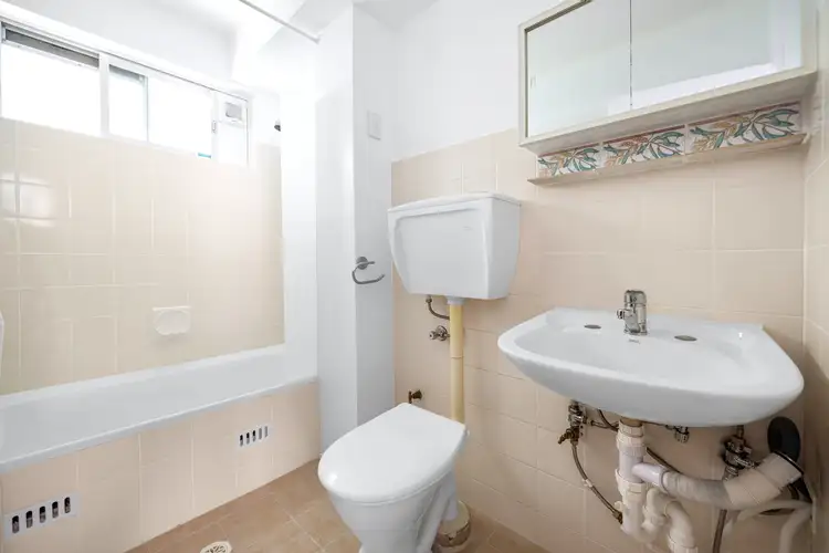Fifth view of Homely unit listing, 2/2 Ilikai Place, Dee Why NSW 2099