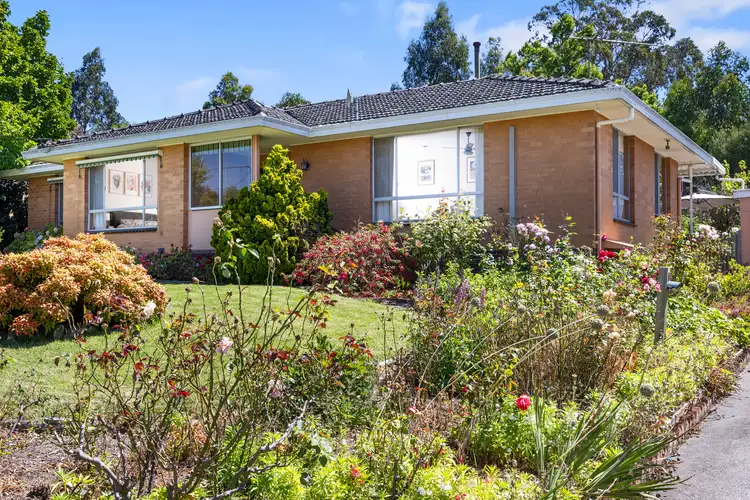 18 Clarence Street, Loch VIC 3945