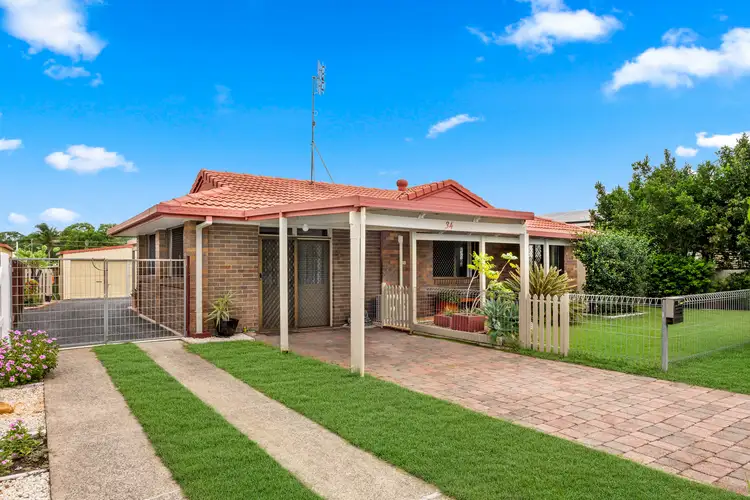 34 Limpus Street, Urangan QLD 4655