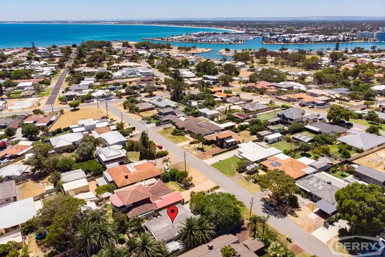 14 Lindley Road, Halls Head WA 6210
