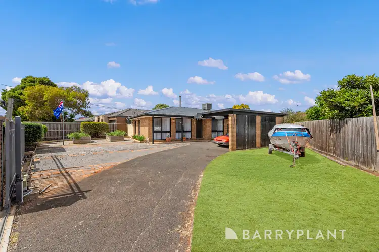 4 Mathews Street, Melton South VIC 3338