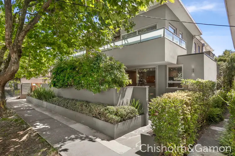 2/24 Pine Avenue, Elwood VIC 3184
