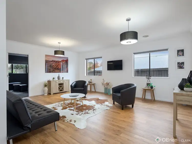 Second view of Homely house listing, 7 Charlwood Court, Drouin VIC 3818