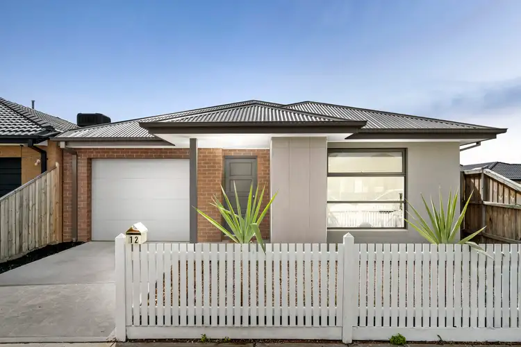 12 Zoe Street, Rockbank VIC 3335