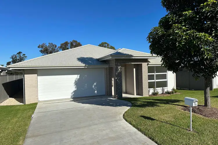 16 Watts Street, West Kempsey NSW 2440