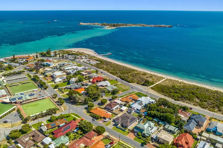 121 Gloucester Crescent, Shoalwater WA 6169