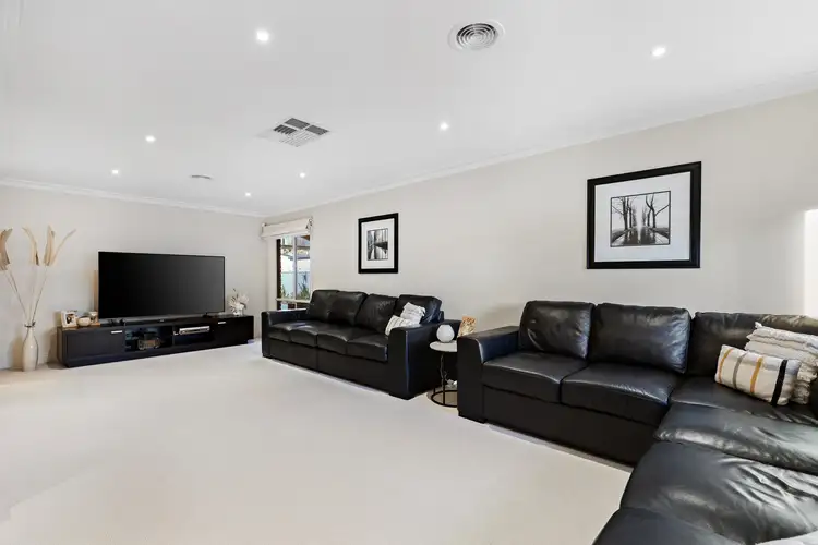 Second view of Homely house listing, 7 Rising Court, Hillside VIC 3037