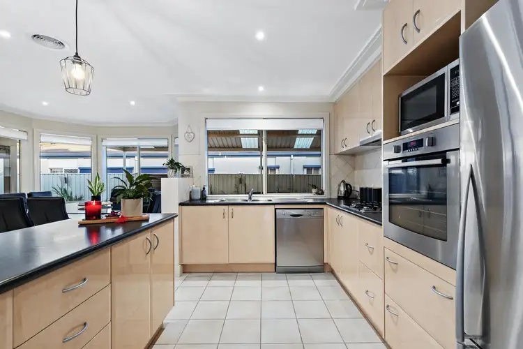 Fourth view of Homely house listing, 7 Rising Court, Hillside VIC 3037