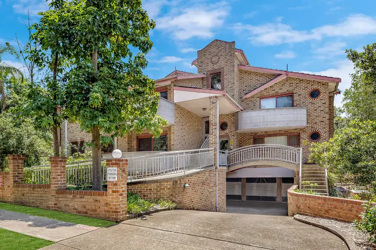 Main view of Homely unit listing, 2/9 Bailey Street, Westmead NSW 2145