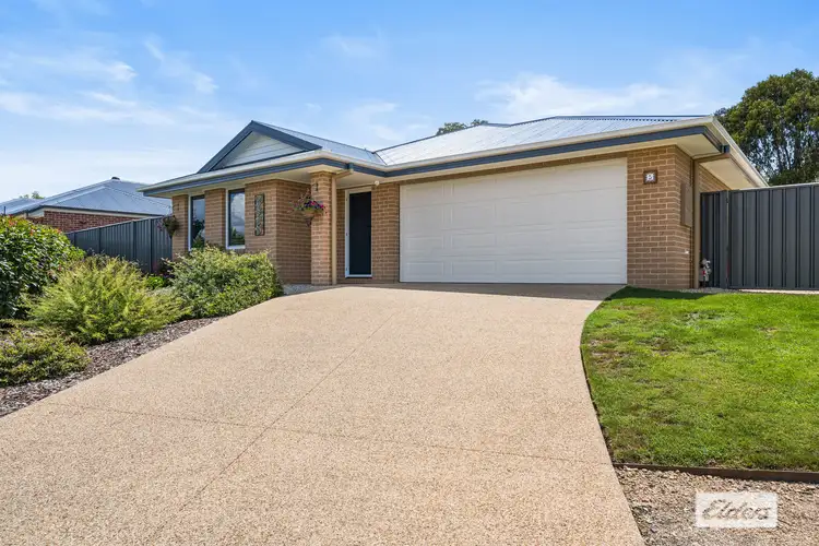 5 Collette Court, Tangambalanga VIC 3691