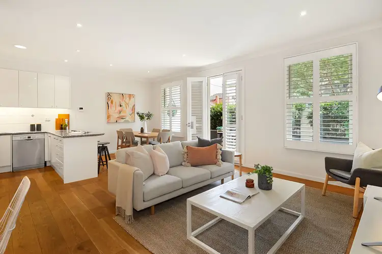2/68 Rowena Parade, Richmond VIC 3121