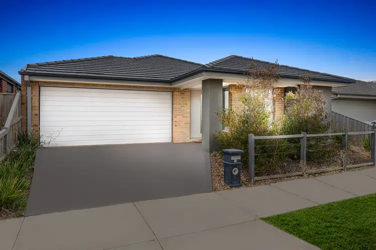 15 Laurel Street, Rockbank VIC 3335
