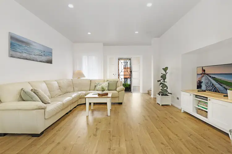 16/6 Kembla Street, Balgownie NSW 2519