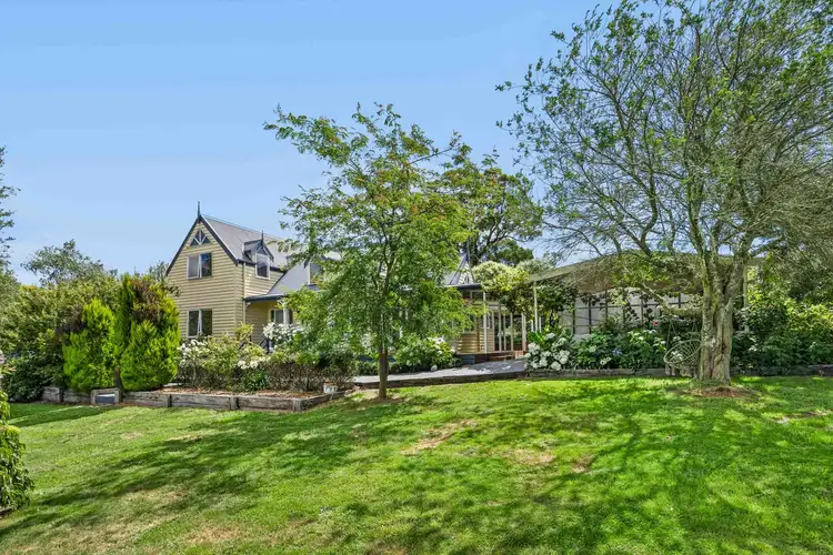 17 Molesworth Court, Gordon VIC 3345