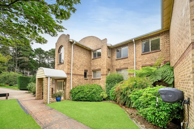 4/9 Page Avenue, Wentworth Falls NSW 2782