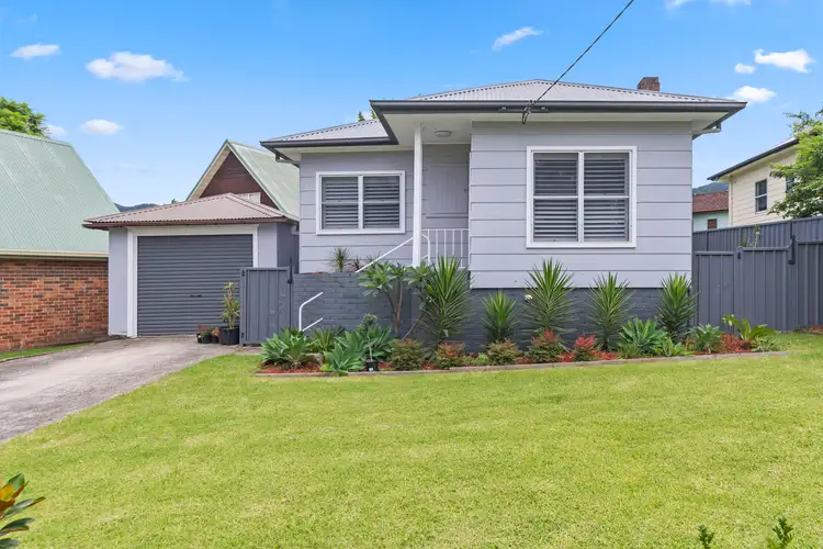8 Angus Street, Fernhill NSW 2519
