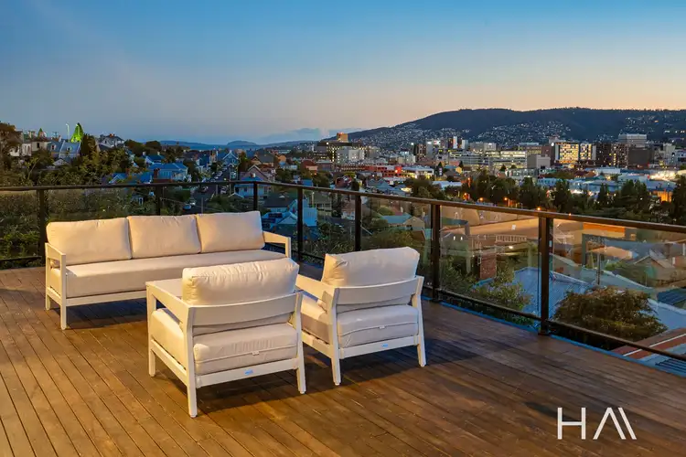 10 Allambee Crescent, Glebe TAS 7000