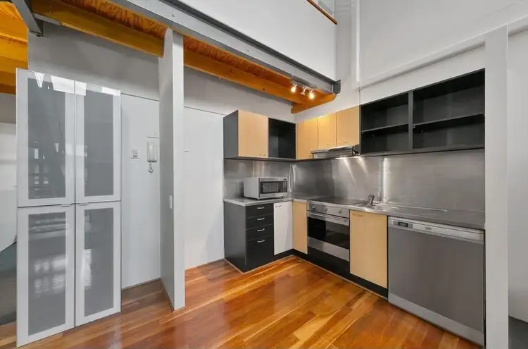 90/139 Commercial Road