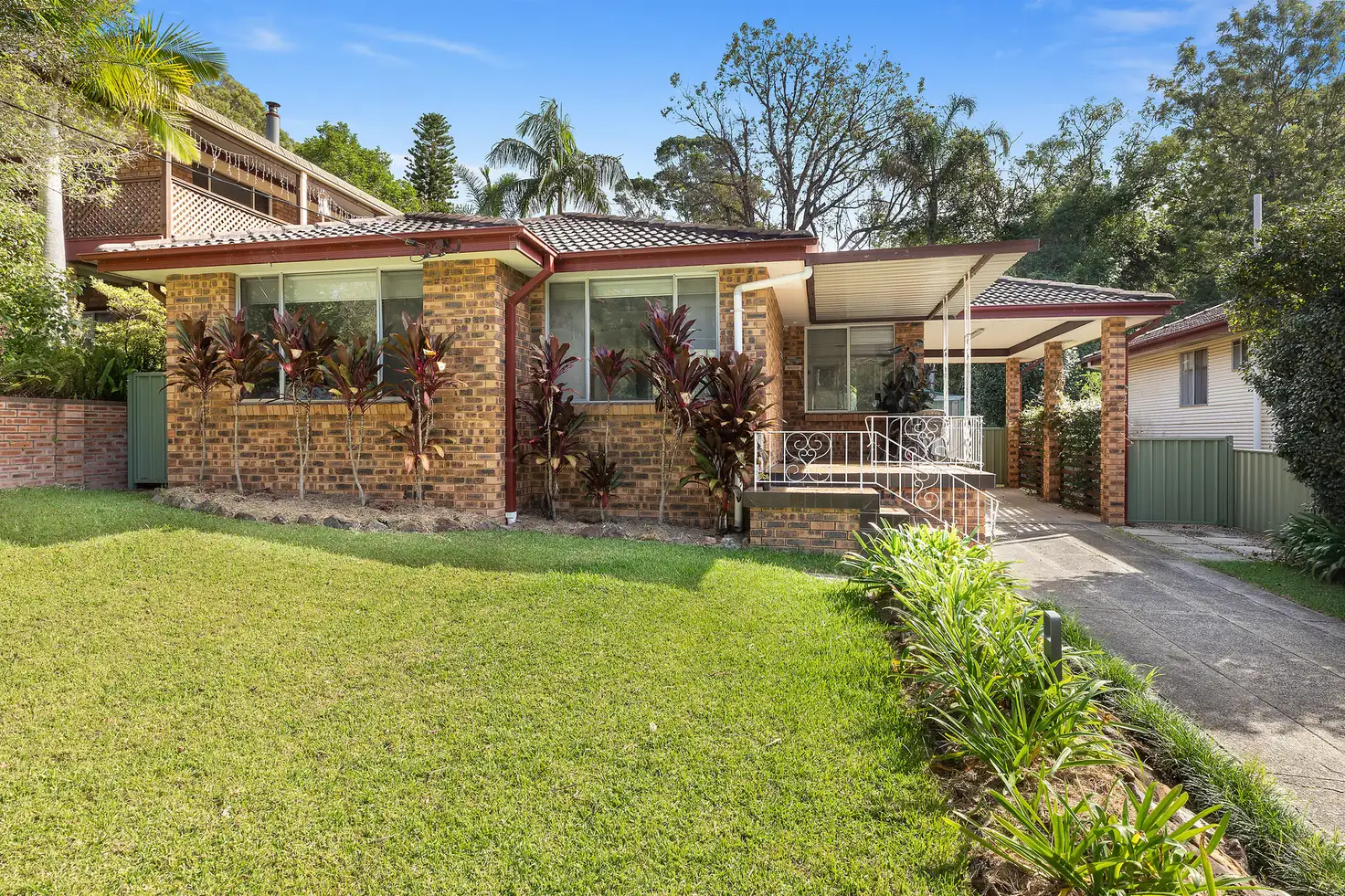 Main view of Homely house listing, 10 Jindalee Avenue, Point Clare NSW 2250